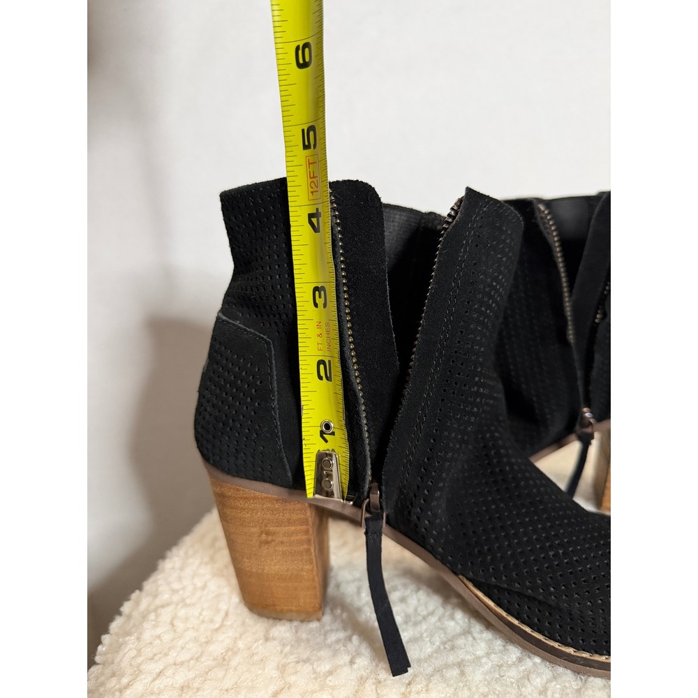 Toms Booties Black Suede Ankle High Majorca Perforated 7.5 Peep Toe Block Heel - Picture 9 of 12